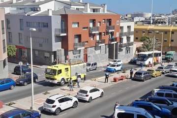 Un vehículo vuelca en Salinetas tras chocar contra una farola/TA.